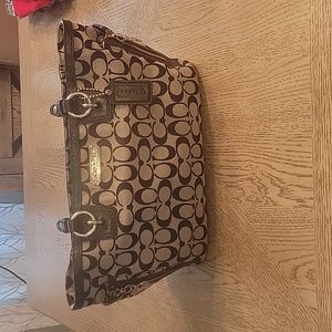 COACH HAND/SHOULDER BAG in Signature Canvas